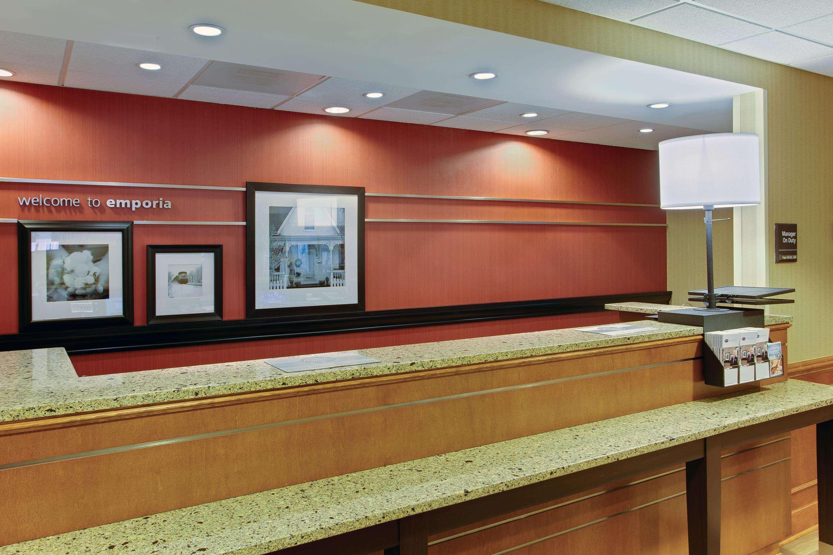 Hampton Inn Emporia Exterior foto