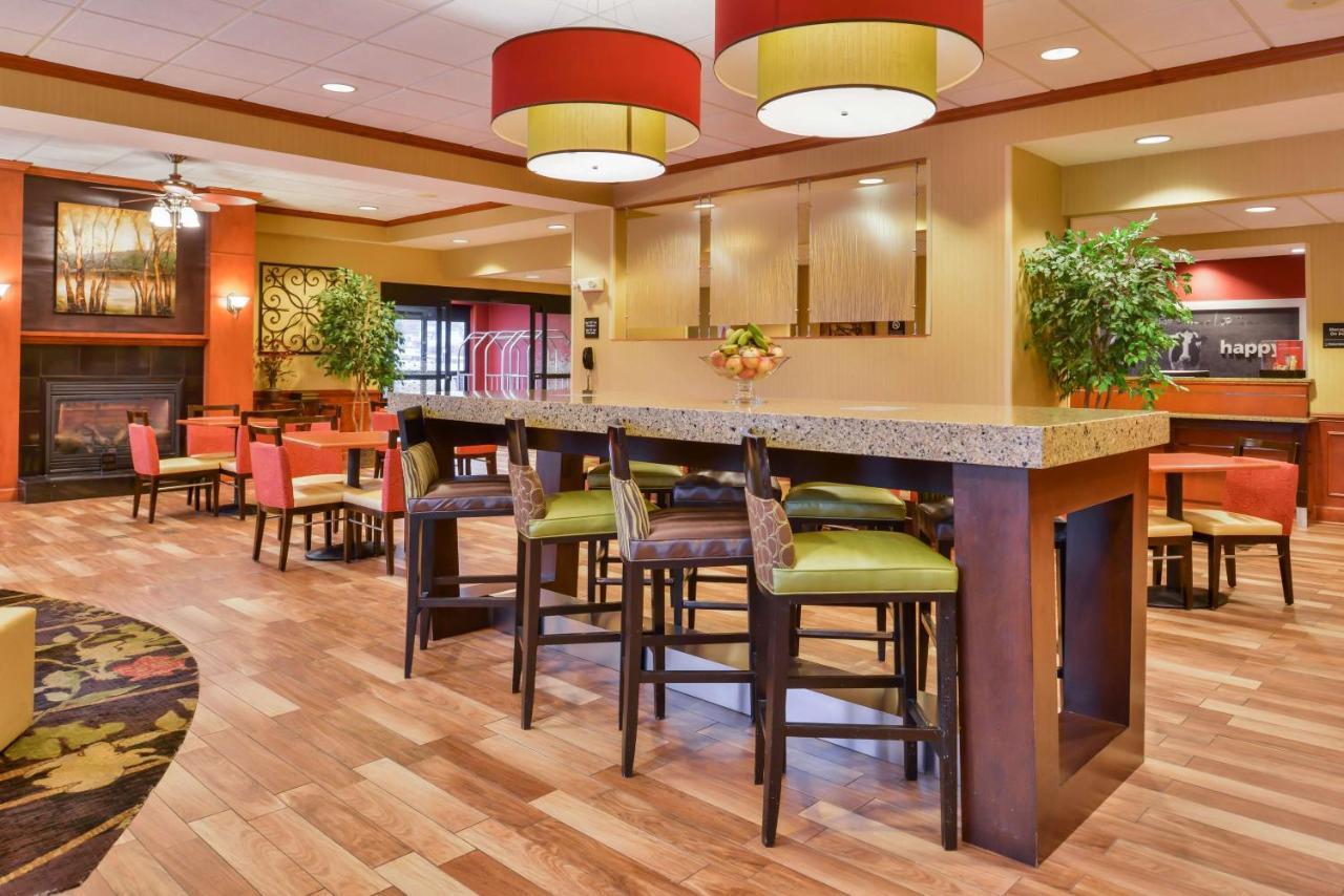 Hampton Inn Emporia Exterior foto