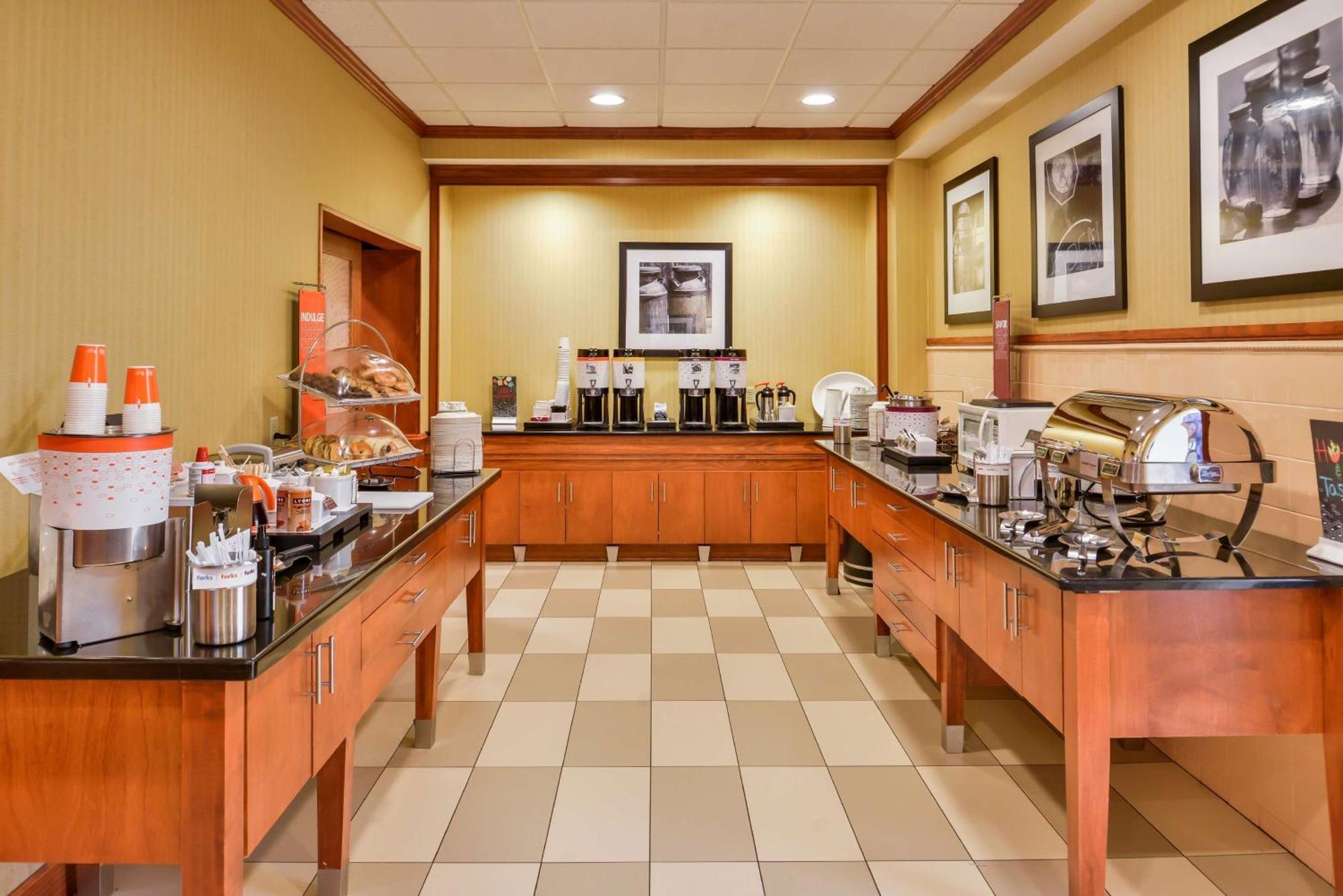 Hampton Inn Emporia Exterior foto